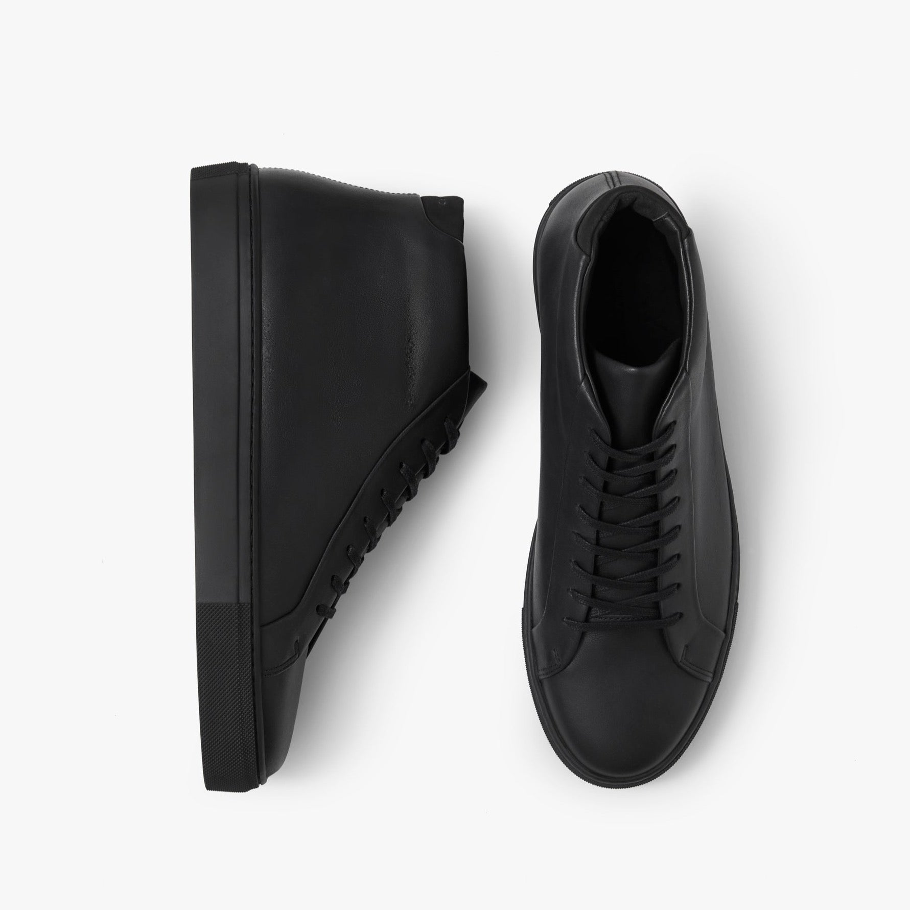 Series 4 Triple Black Leather Mens