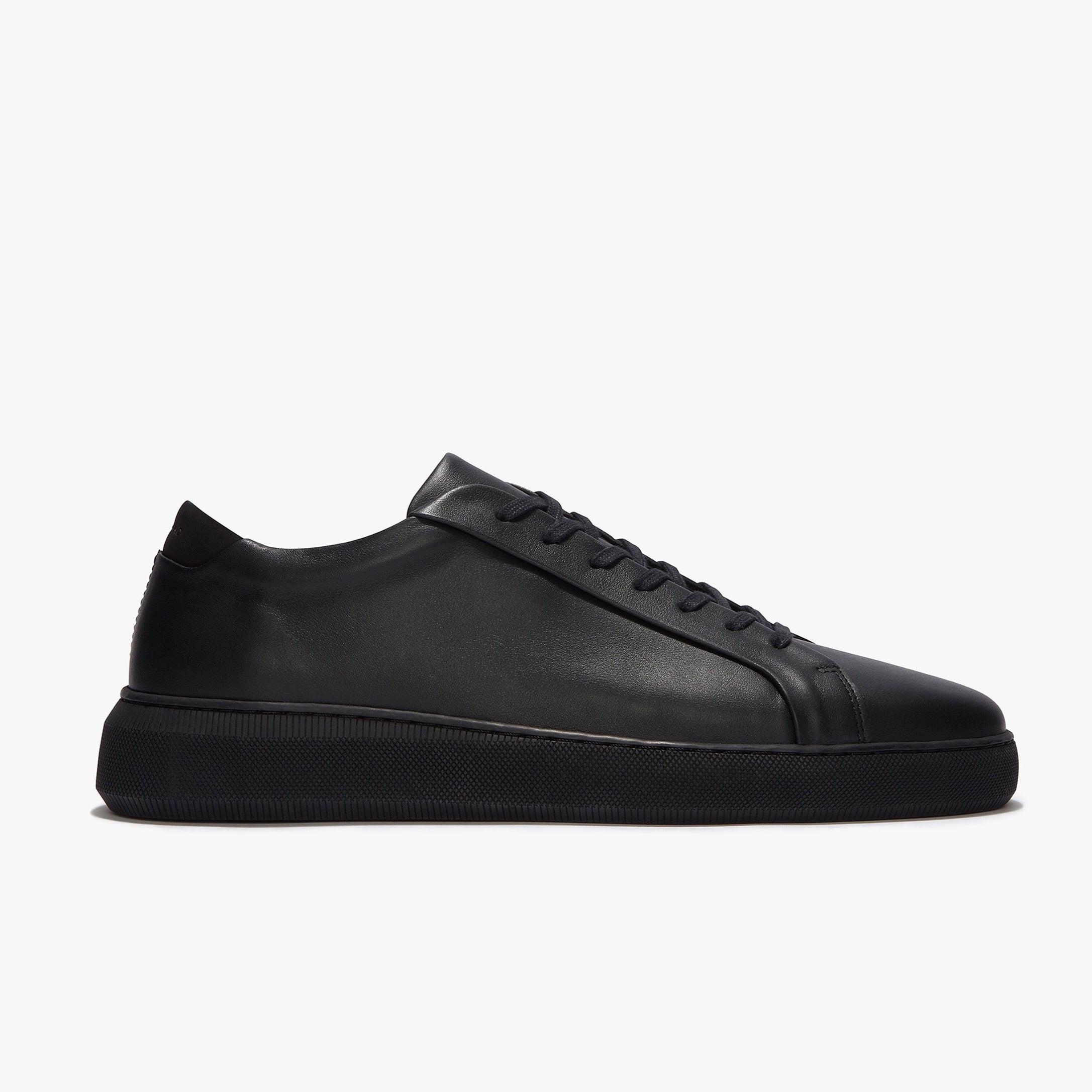 Series 8 Triple Black Leather Mens