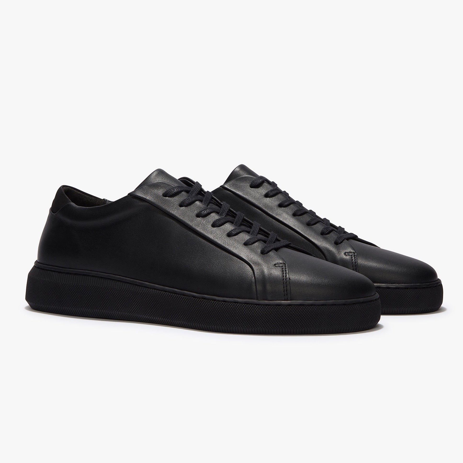 Series 8 Triple Black Leather Mens