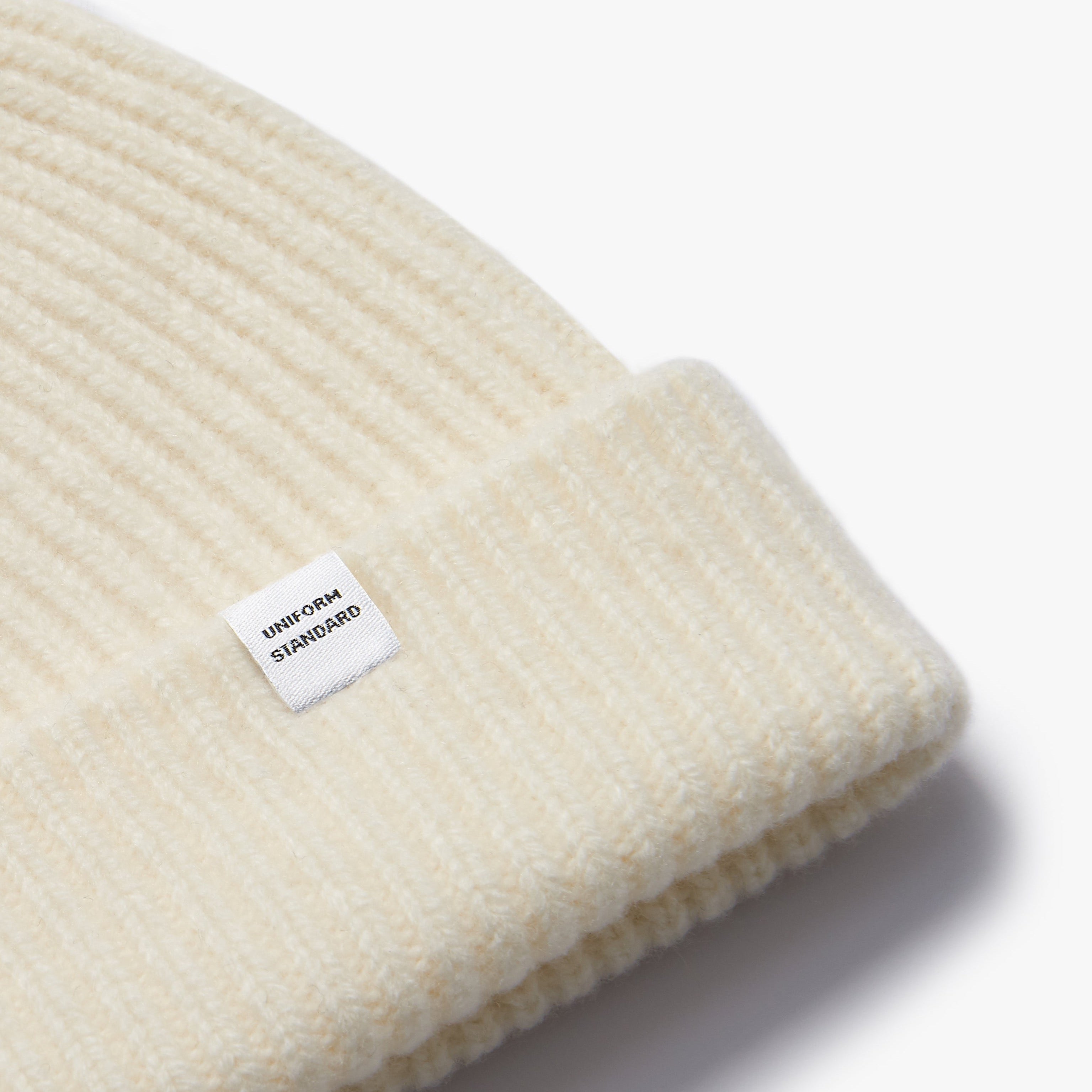 Short Merino Wool Rib Beanie Ecru