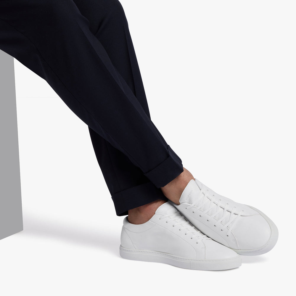 Relaxed Sneaker Triple White Leather on foot