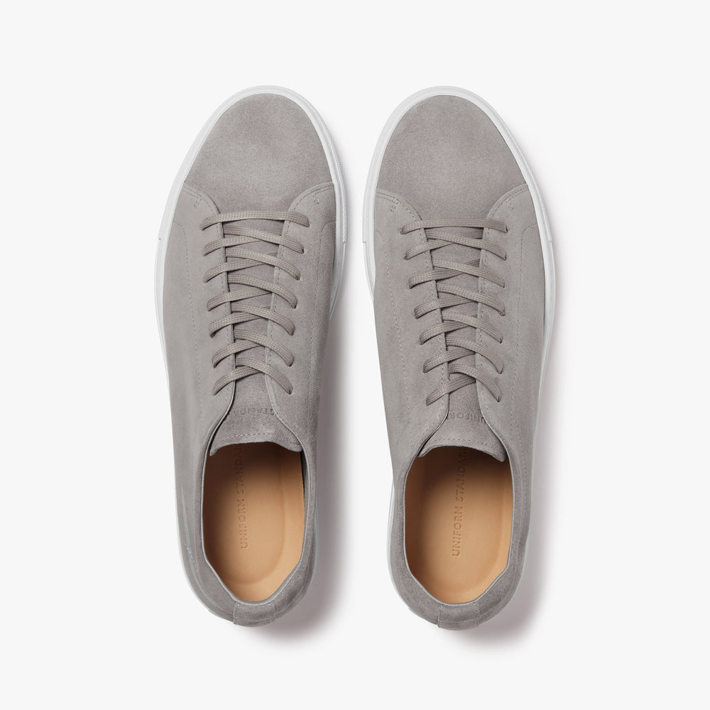 Men's Relaxed Sneaker Grey heel and tongue detail