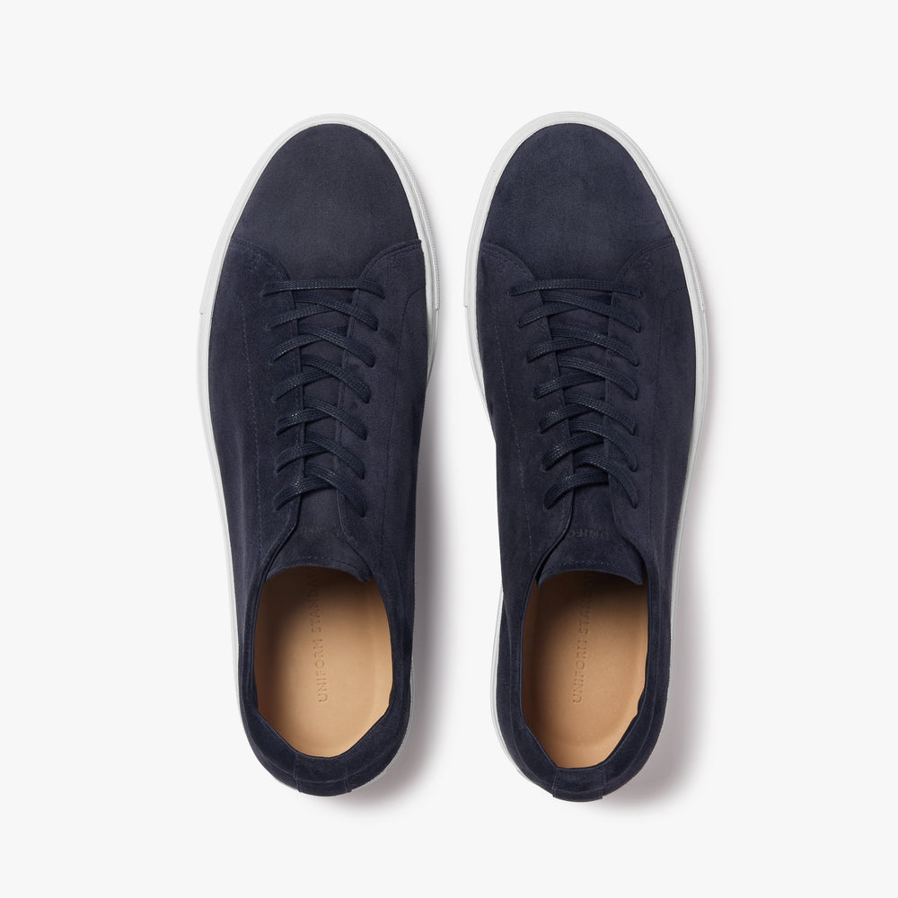 Men's Relaxed Sneaker Navy heel and tongue detail