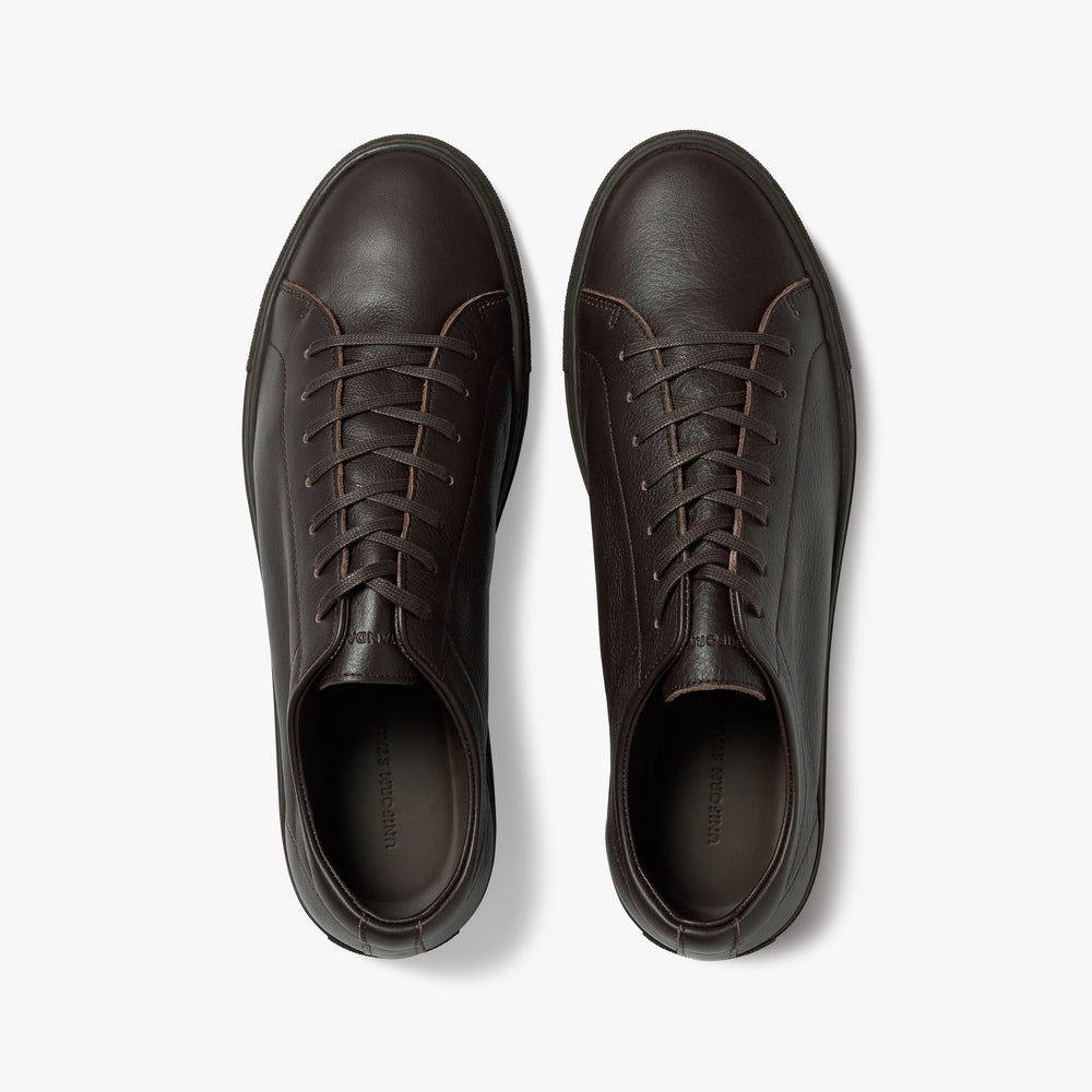 Men's Relaxed Sneaker Triple Espresso heel and tongue detail