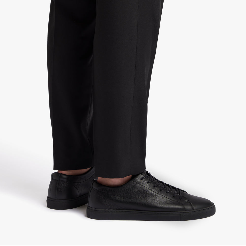 Relaxed Sneaker Triple Black Leather on foot