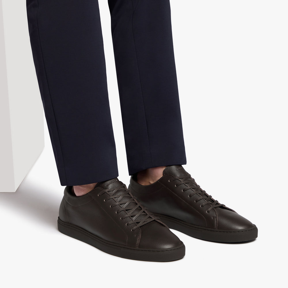 Relaxed Sneaker Triple Espresso Leather on foot