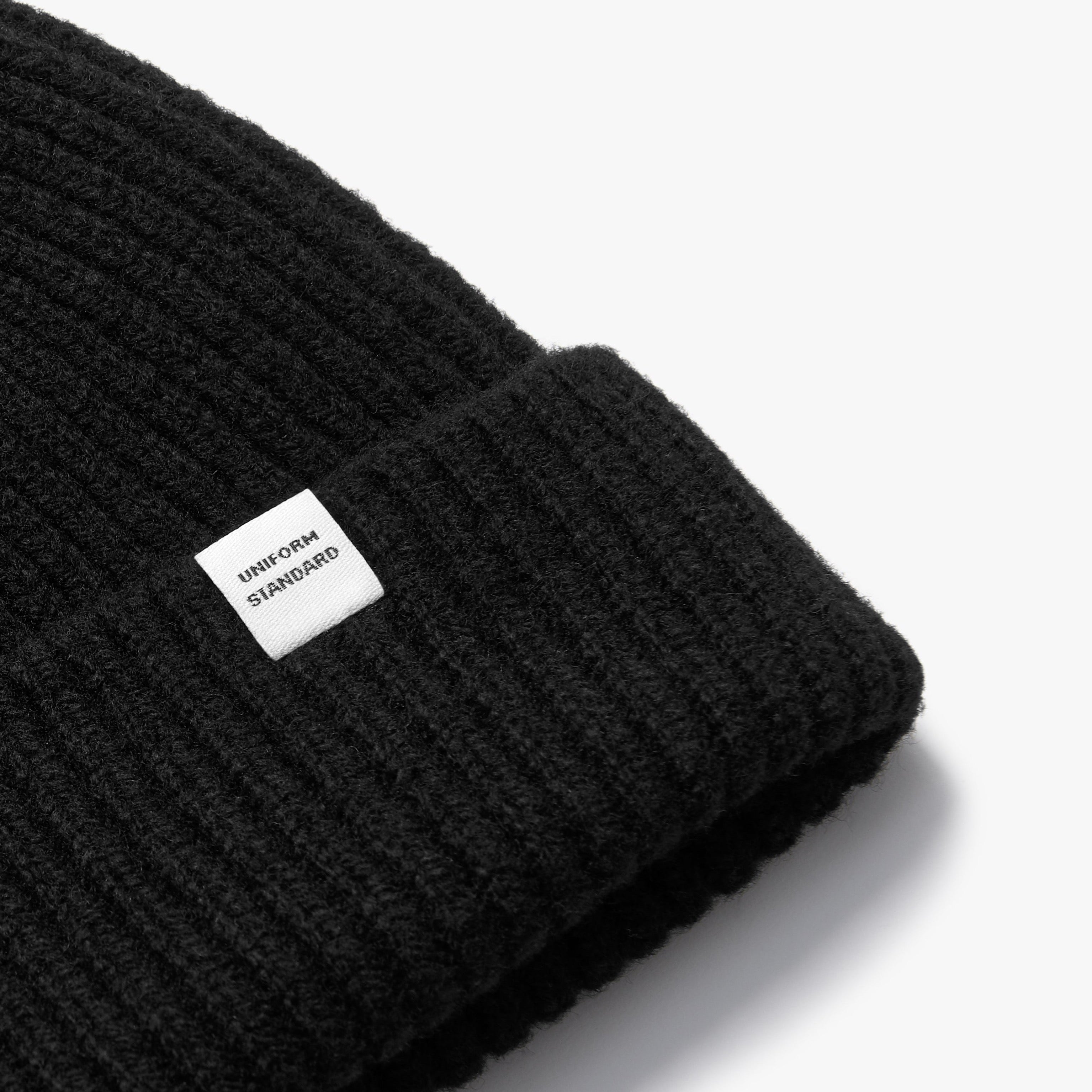 Merino Wool Rib Short Beanie Black