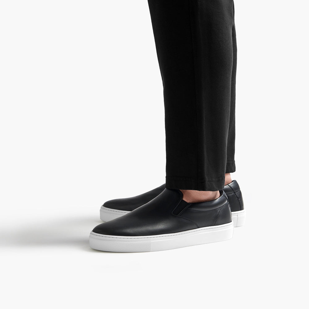 Uniform Standard Men's Series 2 minimalist leather sneaker in Black handcrafted in Portugal